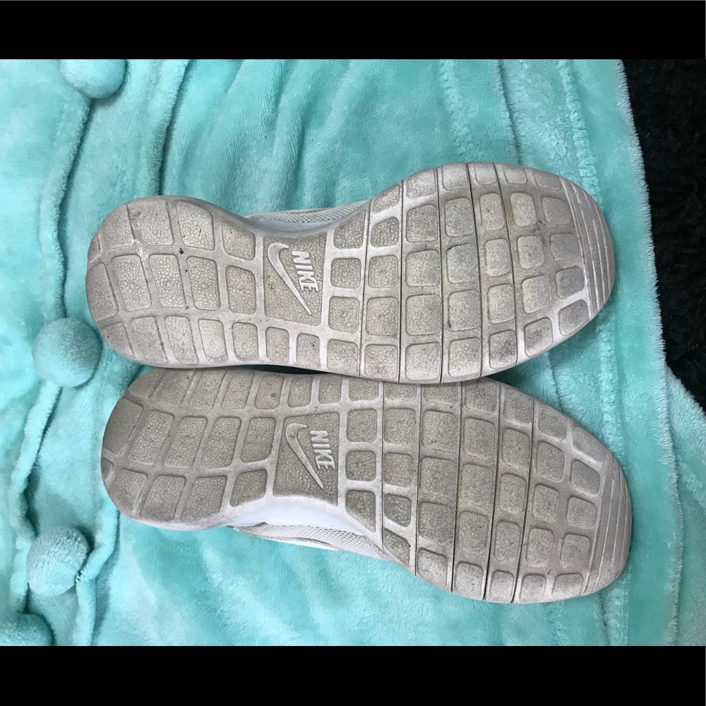 Nike - Picture 3 of 3